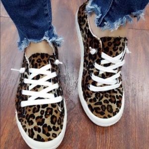 Classic Canvas Sneaker Suede look - Leopard Print